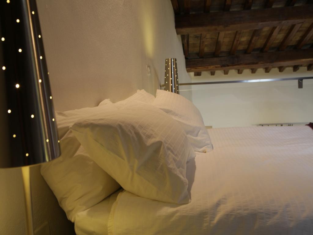 La Colombaia Nel Castello Apartment Брачано Стая снимка
