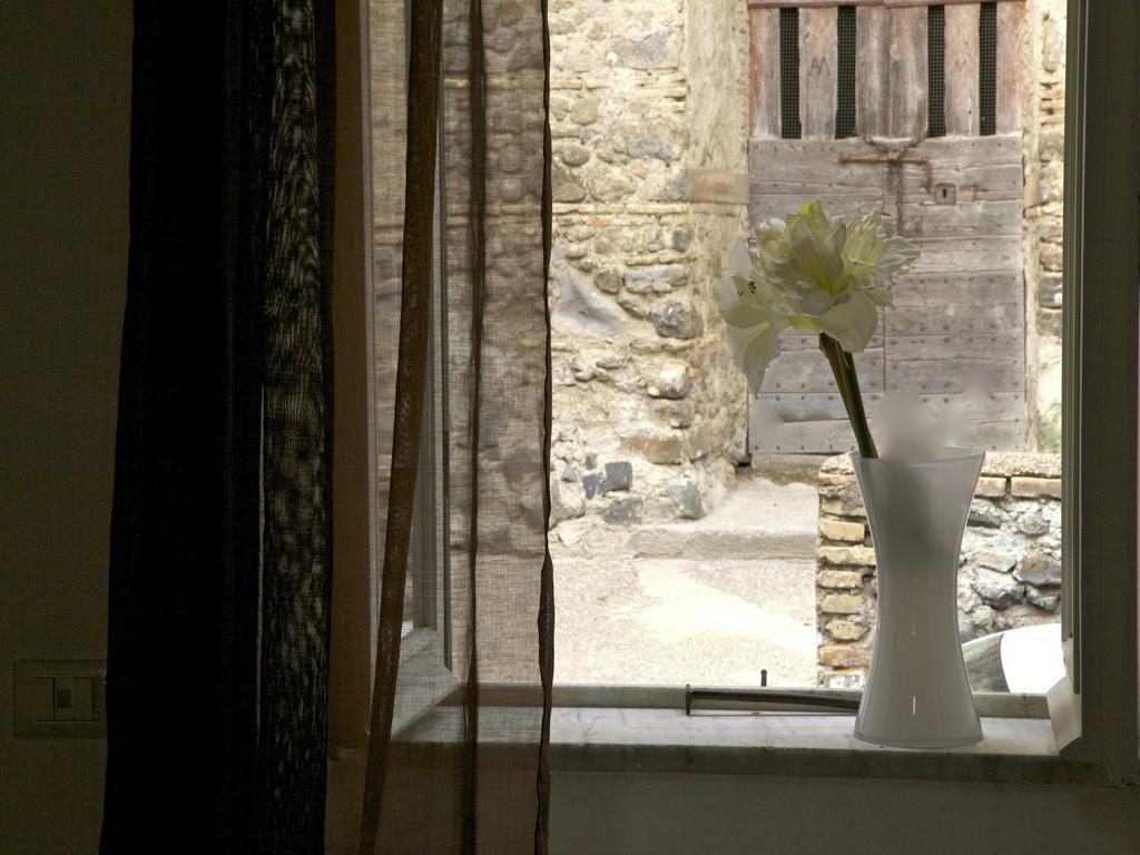 La Colombaia Nel Castello Apartment Брачано Стая снимка